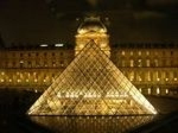 Louvre Müzesi ve Mona Lisa